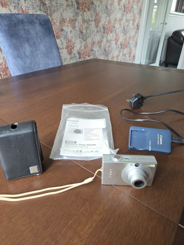 Canon Digital IXUS 70 Camera 