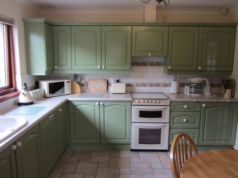 ROOM TO LET IN MODERN BUNGALOW (KIRKCALDY) NOT EDINBURGH