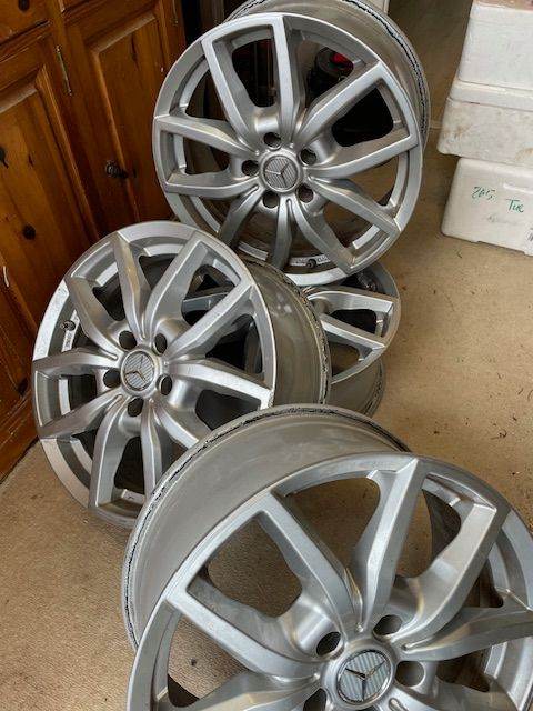 MULTISPOKE ALLOYS 17in