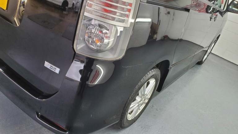 Toyota voxy/noah 2.0 automatic 4 x new tyres 8 seater japanese import 08