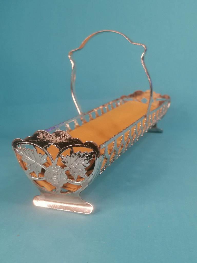 Biscuit Basket, Vintage English, circa 1950... As seen.