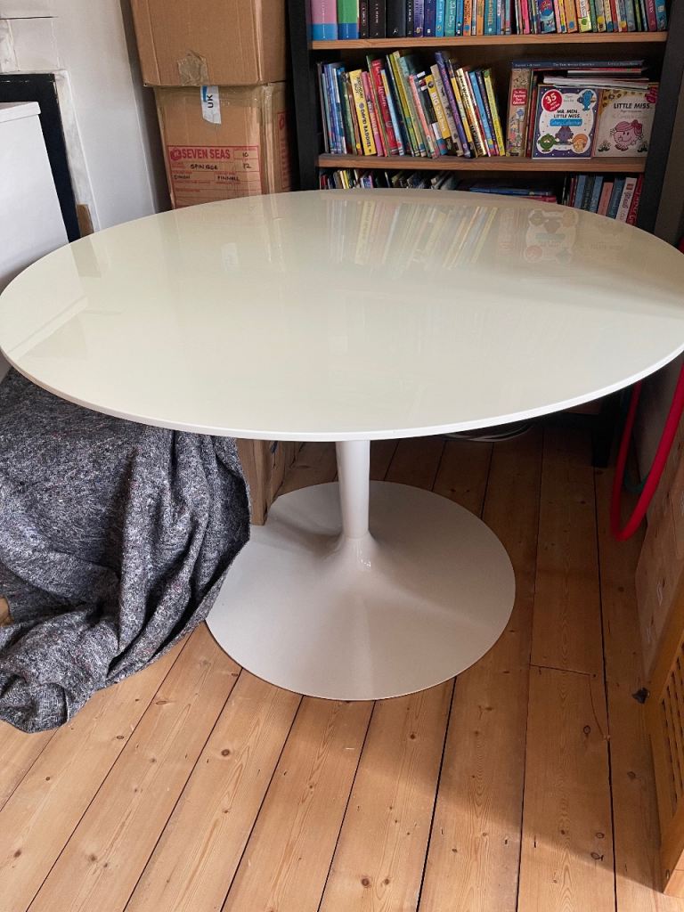 Calligaris Tulip table 