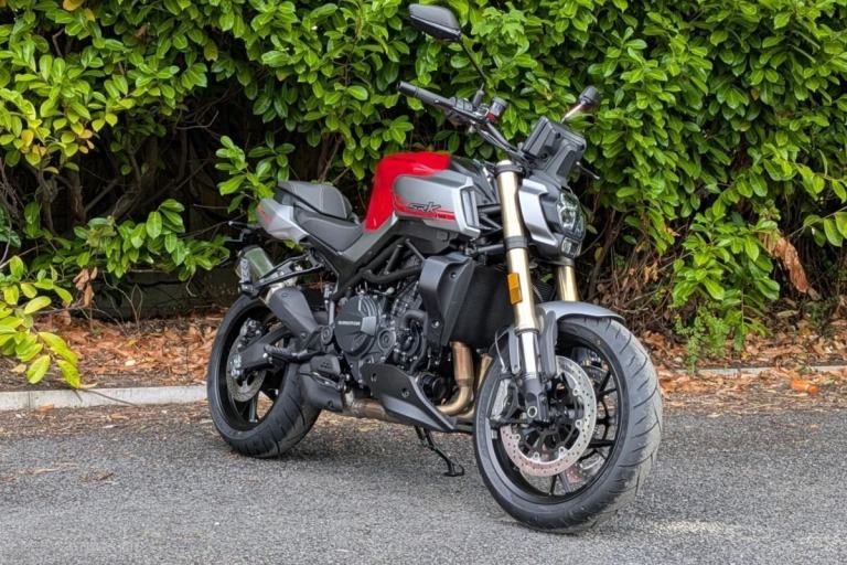 QJMotor SRK 900 2025