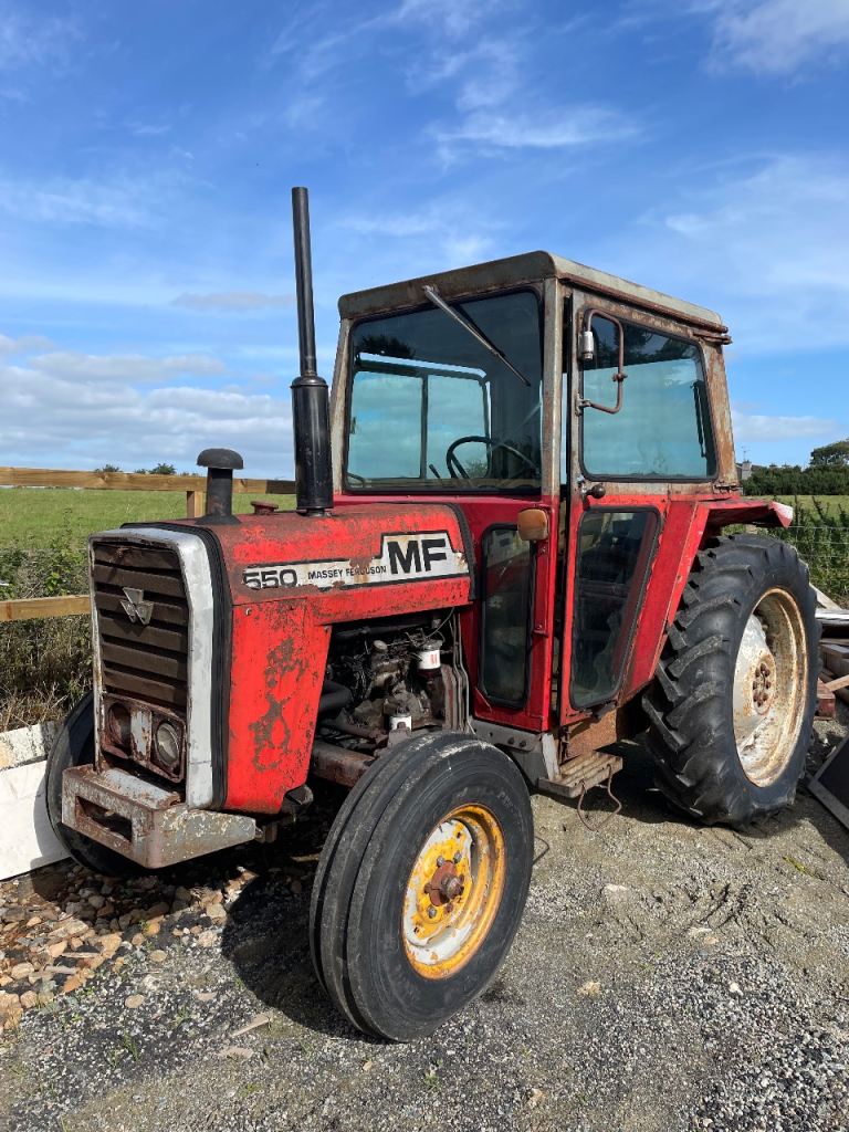 Massey Ferguson 550 