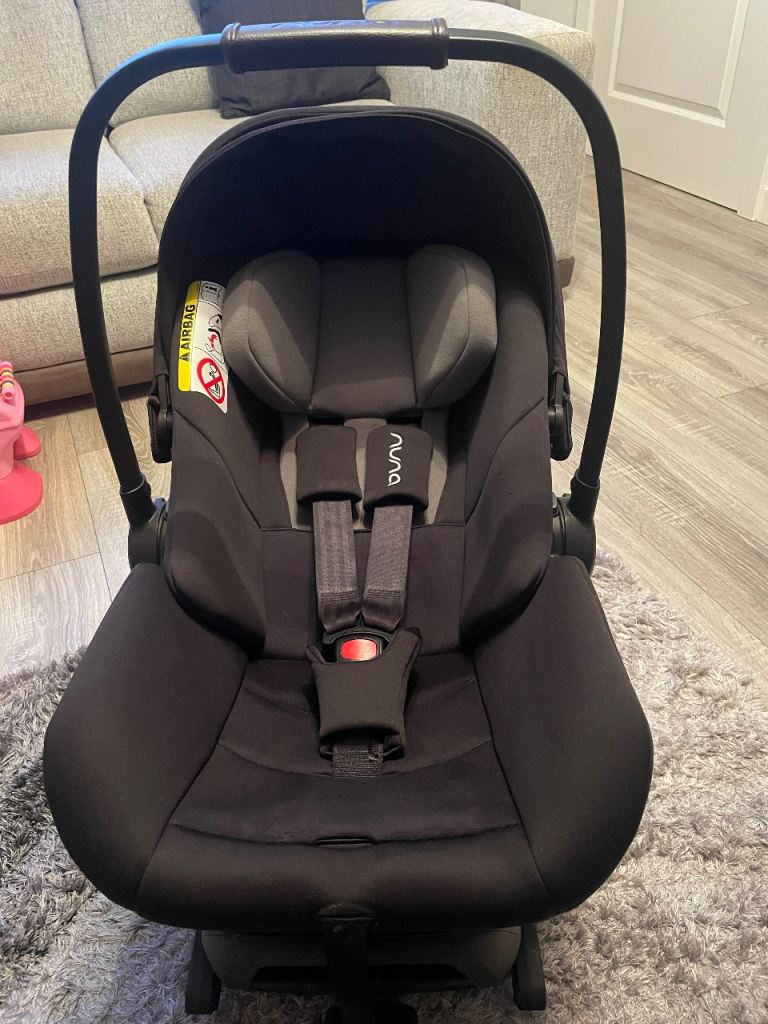 Nuna ARRA next car seat with isofix base