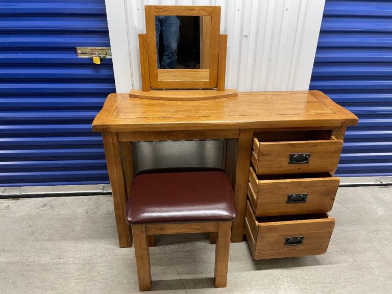 Oak furniture land dressing table with stool and mirror great condition Free delivery 
