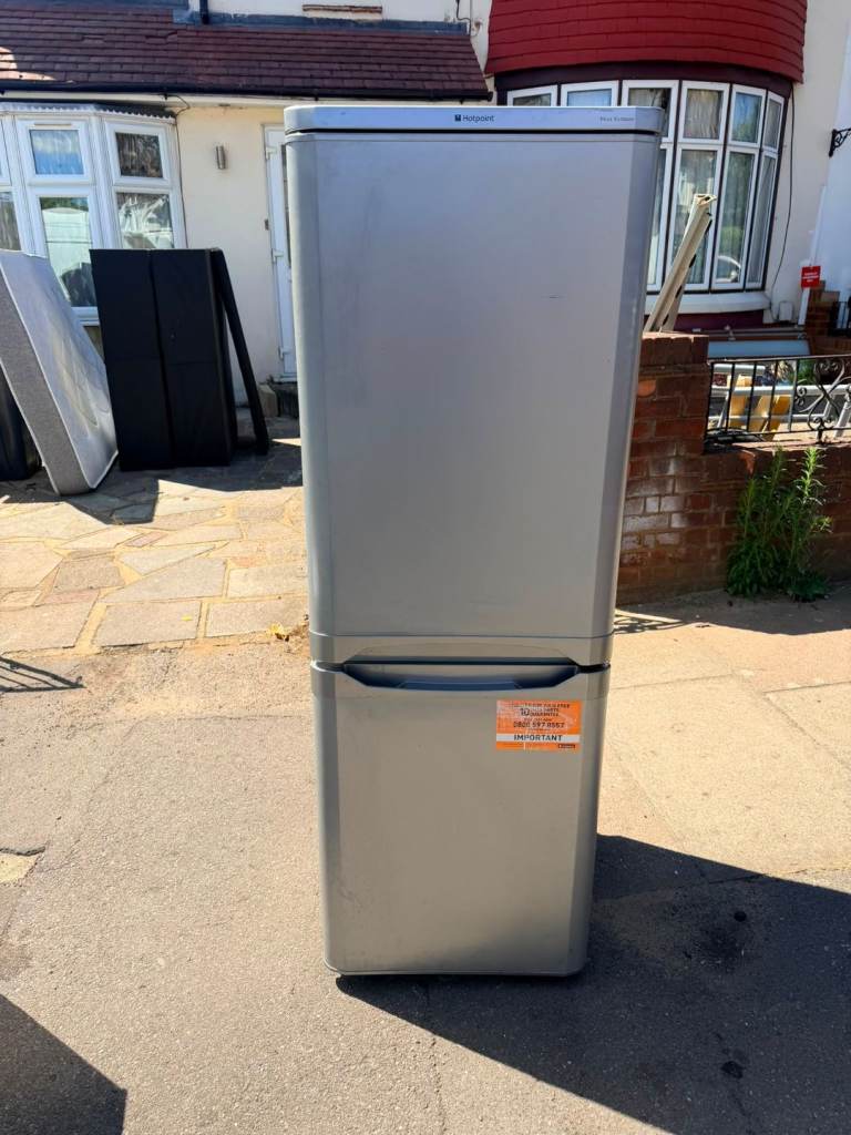 Silver Freestanding Fridge Freezer – Good Condition