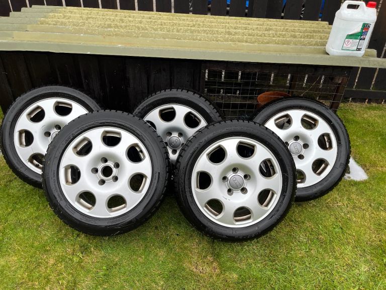 5 Audi 16”allows with snow tyres