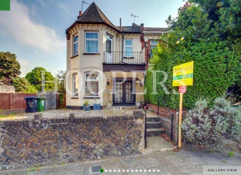 Lovely 3-4 bedroom house in great location