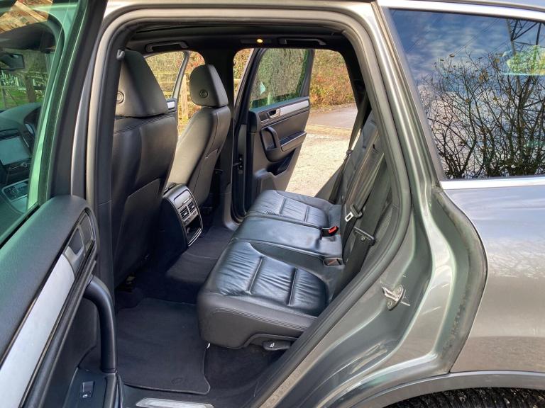 2014 Volkswagen Touareg 3.0 TDI V6 BlueMotion Tech R-Line Tiptronic 4WD Euro 5 (s/s) 5dr ESTATE D...