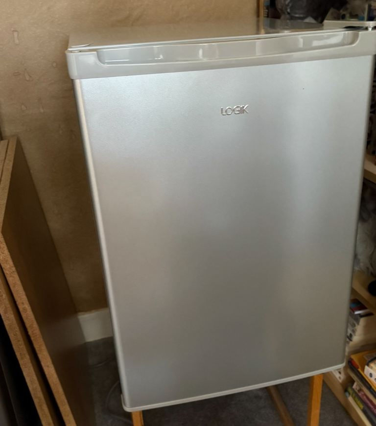 Logik Fridge (compact size) FREE