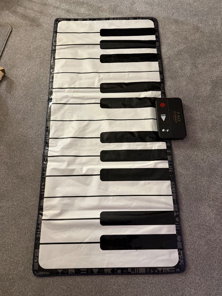 SCHWARZ PIANO DANCE MAT
