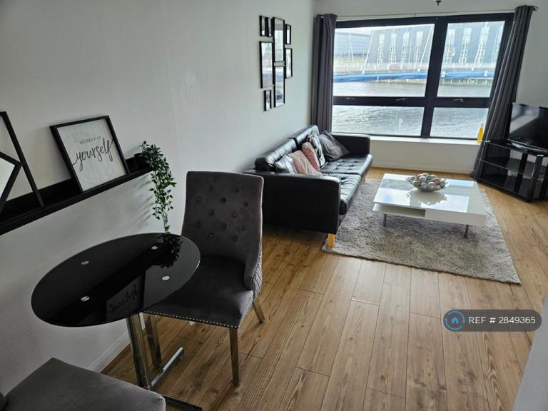 2 bedroom flat in Mavisbank Gardens, Glasgow, G51 (2 bed) (#2849365)