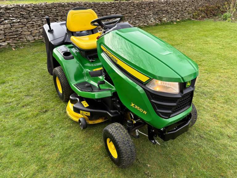 John Deere ride on mower, sought after X350R with just 50 hours, excellent condition 