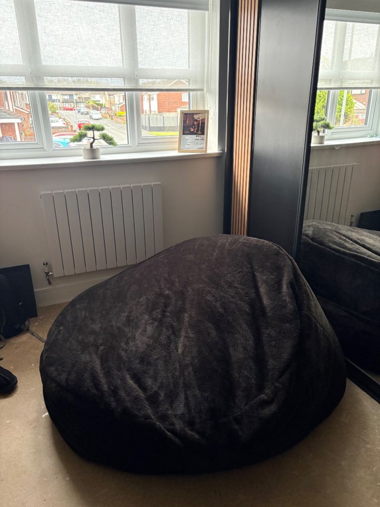 Giant Bean Bag Chair (Black)