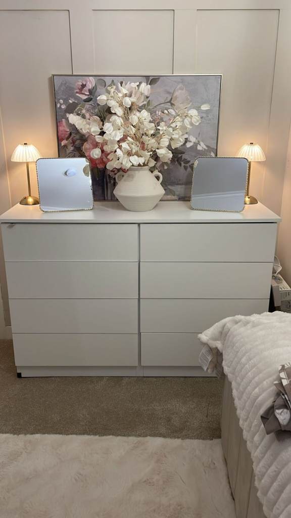 White Chest of 6 Drawers 