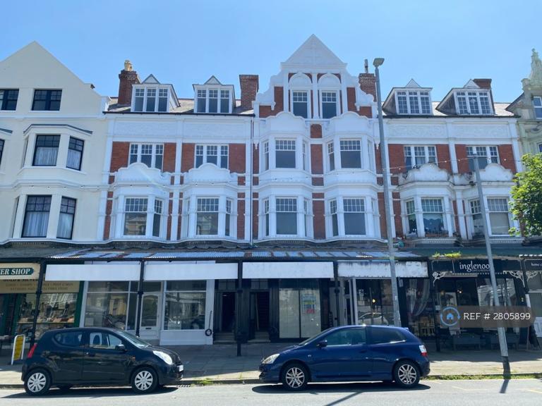 1 bedroom flat in Vaughan Street, Llandudno, LL30 (1 bed) (#2805899)