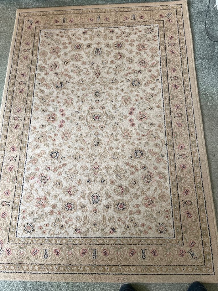 Large Beige Floral Pattern Rug – Good Condition