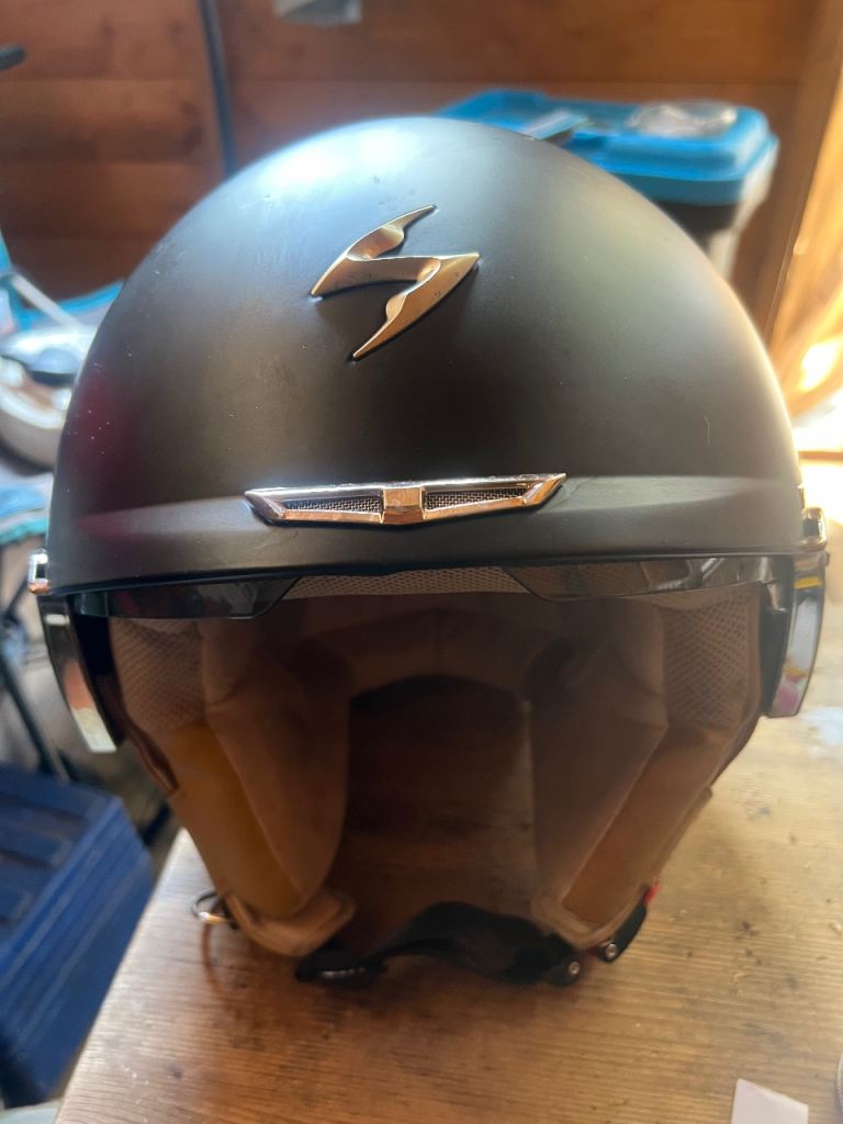 Motorcycle helmet