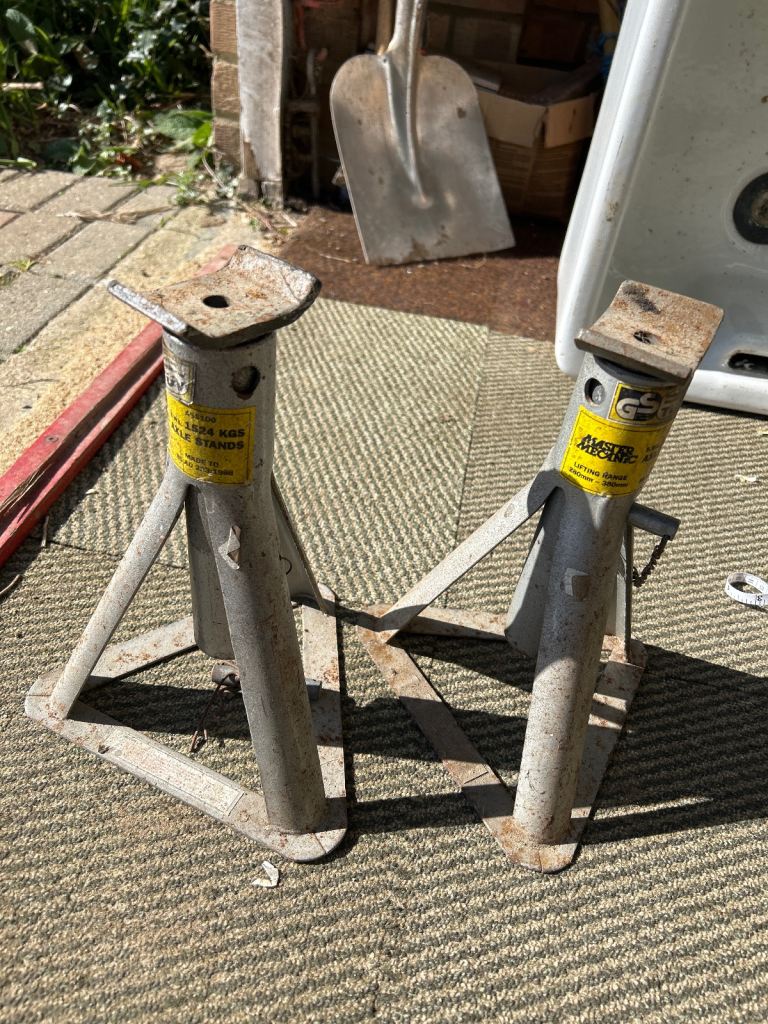 Axle stands