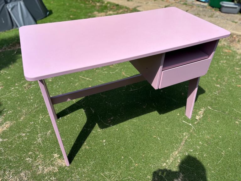 Girls desk