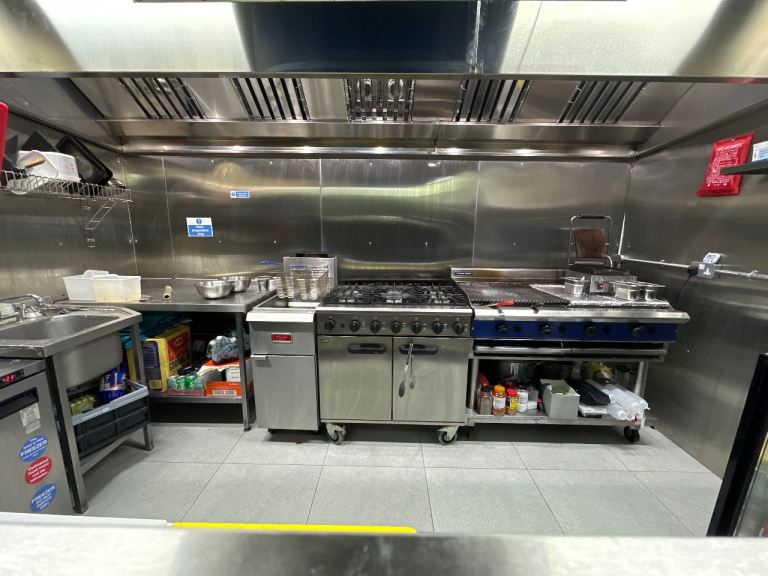 🔥 Takeaway & Click-and-Collect Kitchen Opportunity in W3 🔥