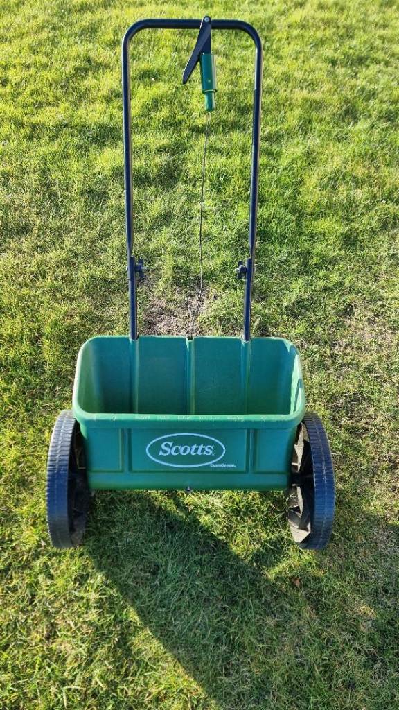 Scotts dropper/spreader 