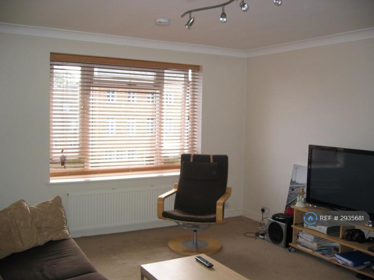 1 bedroom flat in Windsor Court, London, N11 (1 bed) (#2935681)