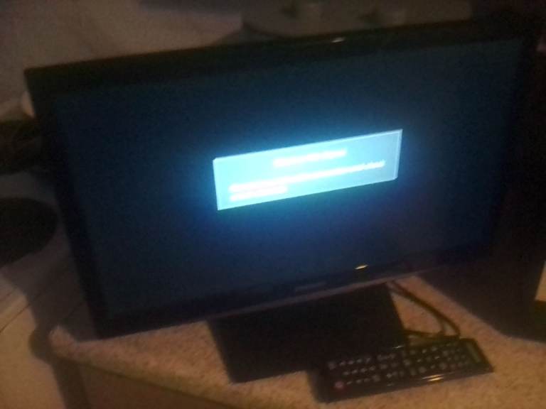 19 inch Samsung TV with remote