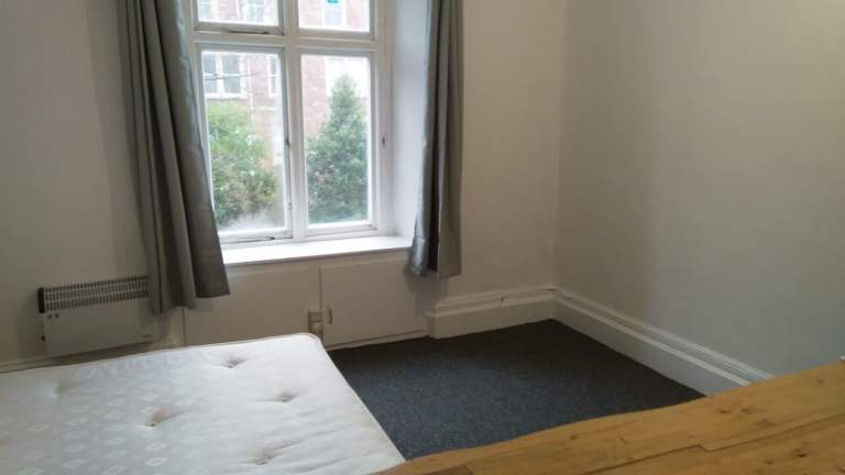 Clifton Redland Large Studio Flat Own Shower, Shared WC