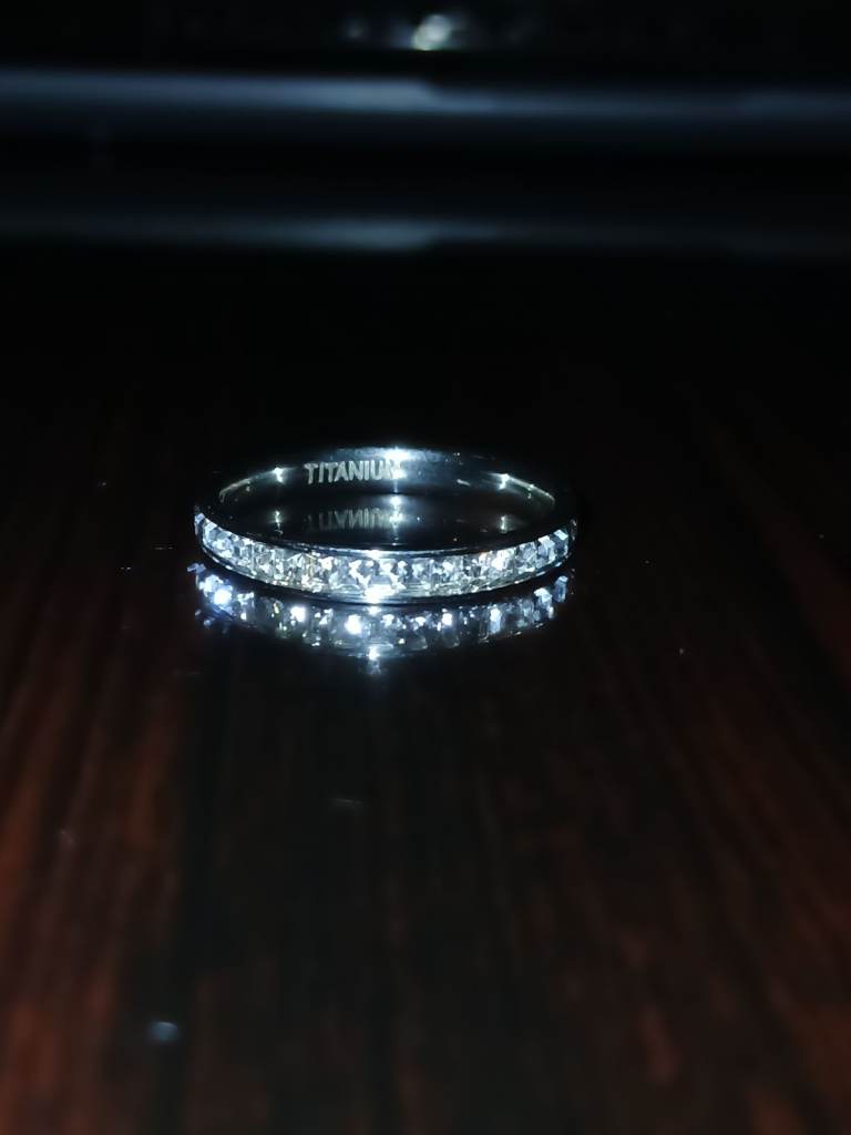Stunning Titanium Ring Eternity Wedding Band With Zircon - UK Seller