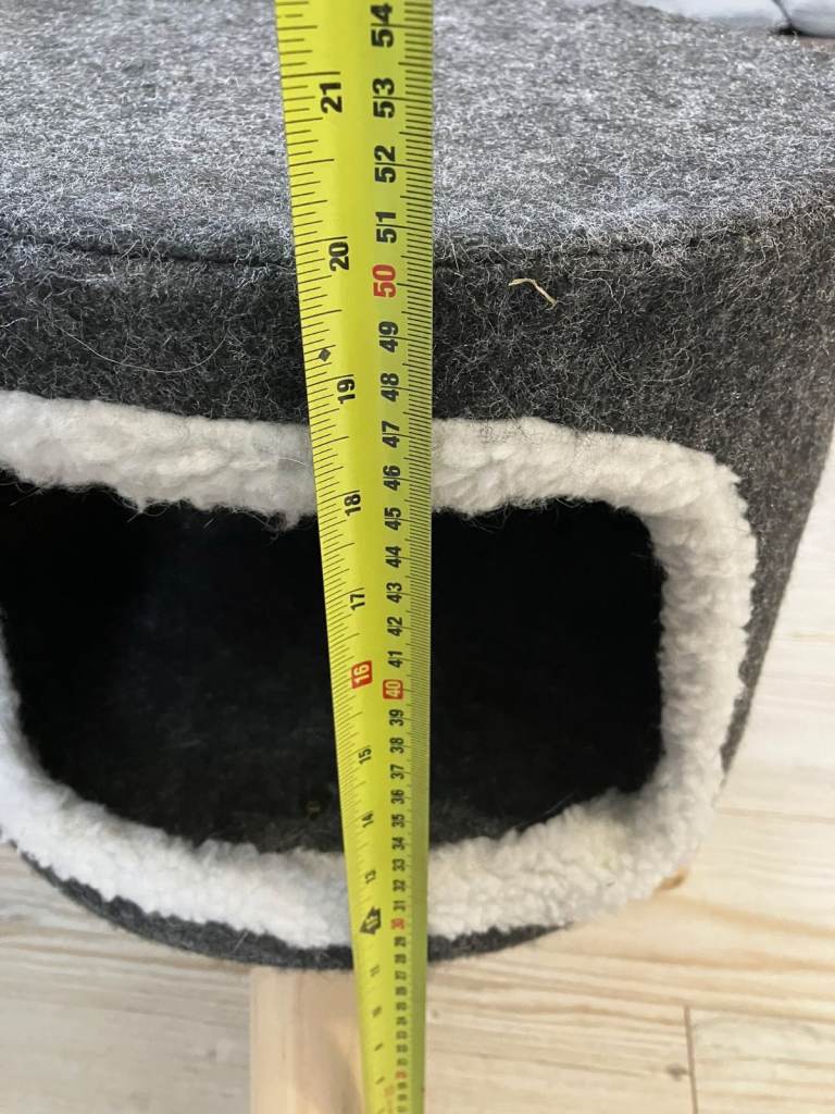 Cat bed/house on 3 wooden legs