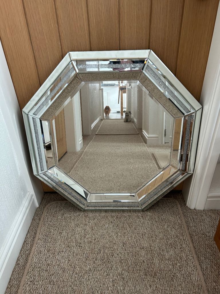 Wall mirror 