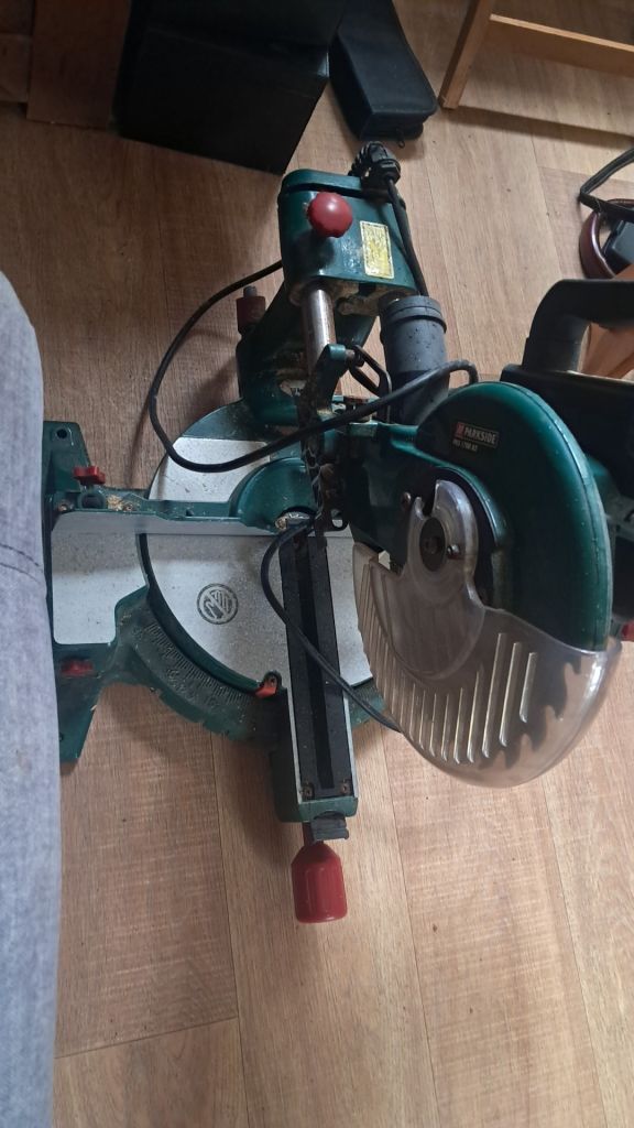 Mitre saw very good condition 