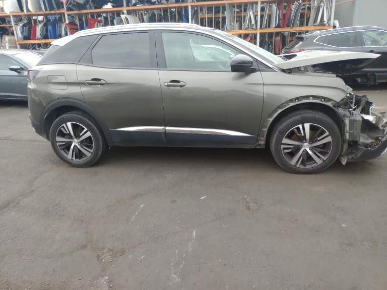 Breaking PEUGEOT 3008 1.5 DIESEL 2018 STOCK NUMBER UY47