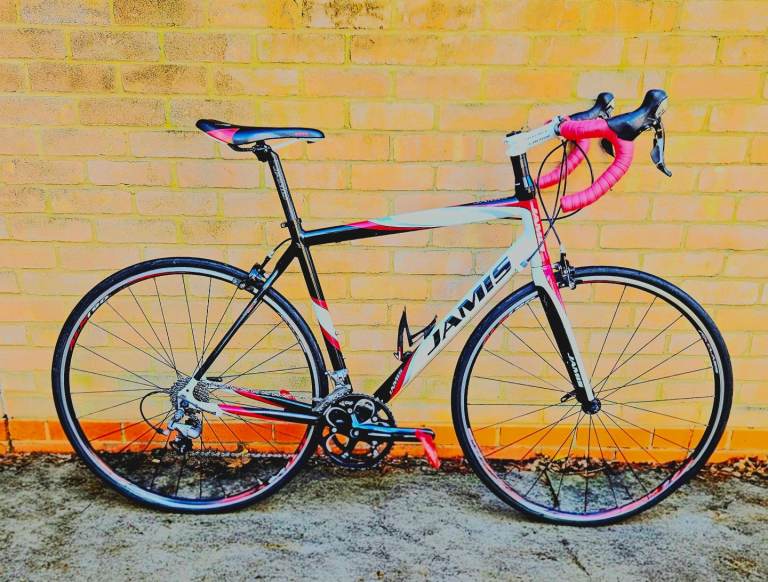 JAMES VENTURA ALLOY CARBON FIBRE ROAD BIKE 56CM"22 