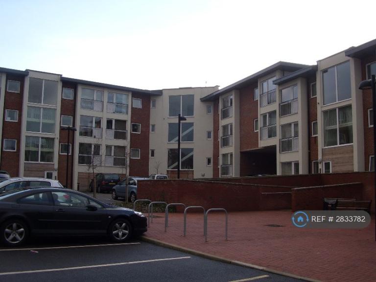 2 bedroom flat in Kirk Beston Close, Leeds, LS11 (2 bed) (#2833782)