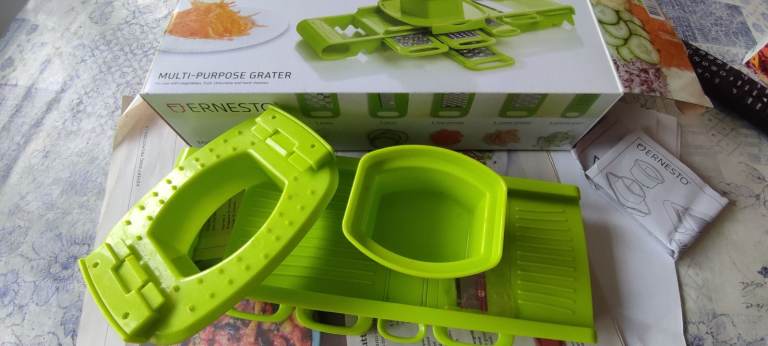 ERNESTO Multi-Purpose Grater/Slicer – Good Condition