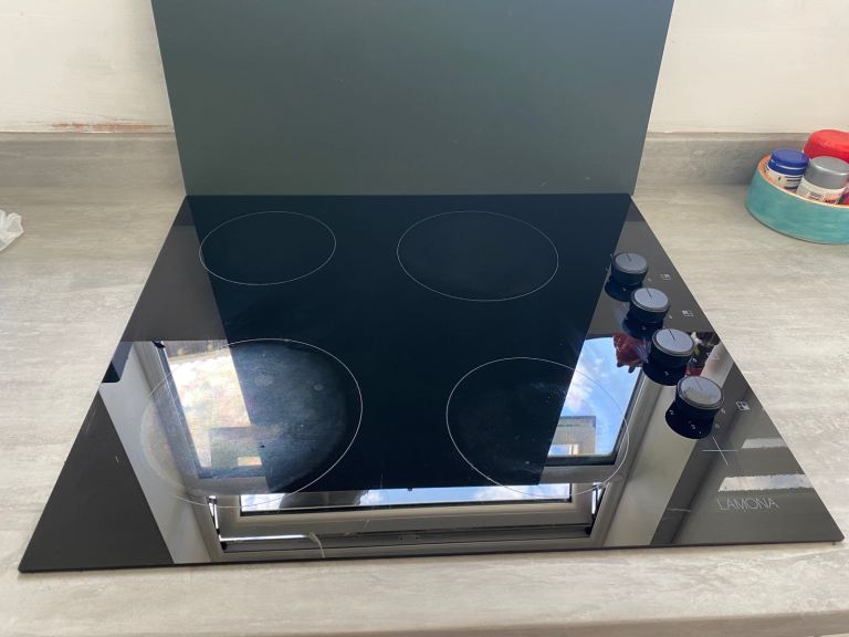 Lamona electric hob 1.5 years old 