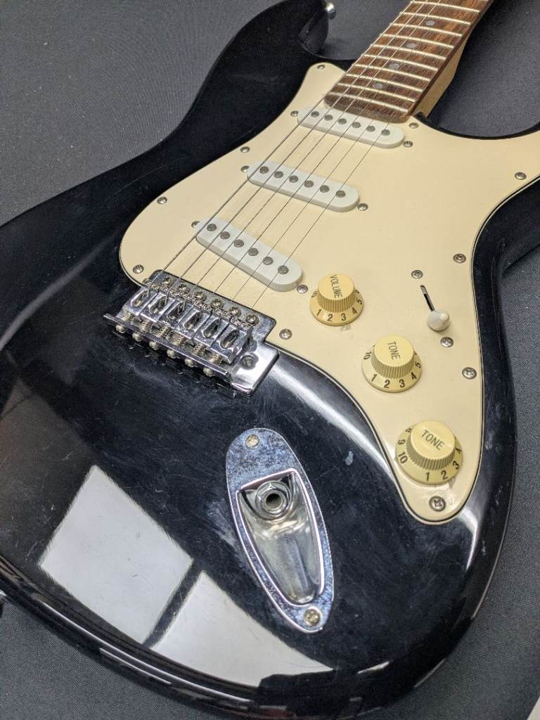 Nevada Electric Guitar + Strings 