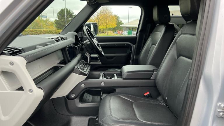 2023 Land Rover Defender 3.0 D300 X-Dynamic SE 110 5dr Auto (7 Seat) With H