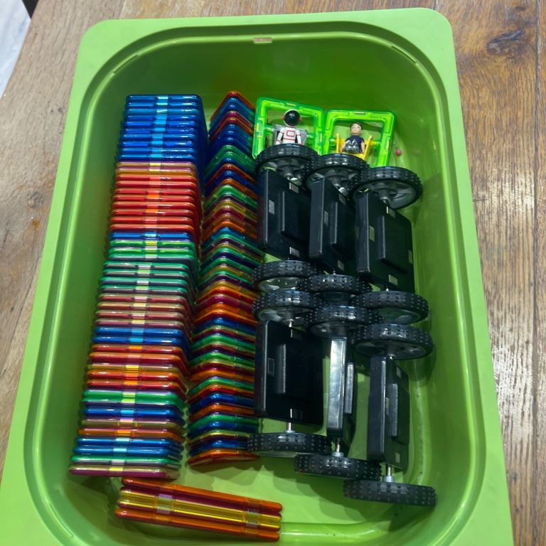 Genuine Magformers 108-Piece Set with Wheels & Model Cards