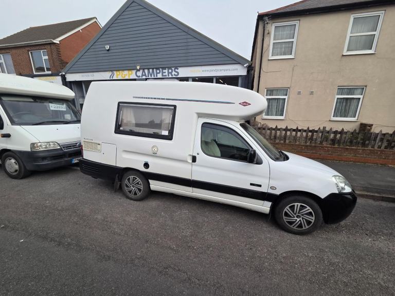 Romahome Duo Outlook 2 berth  compact 2 berth  DIESEL MANUAL 2005/05