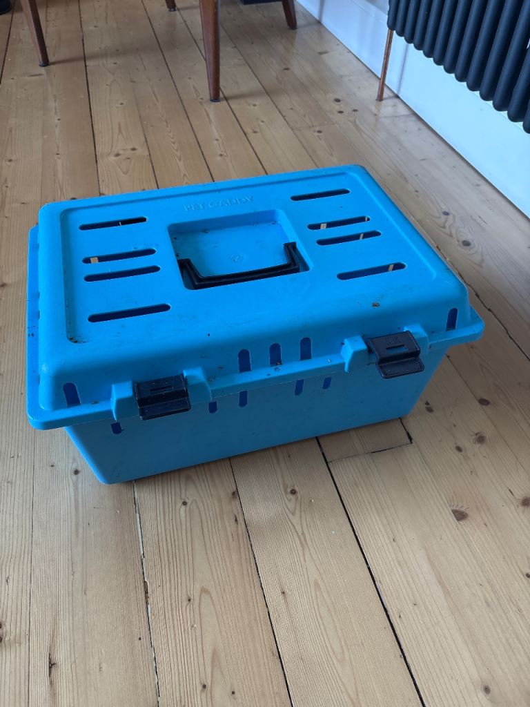 Pet carrier 
