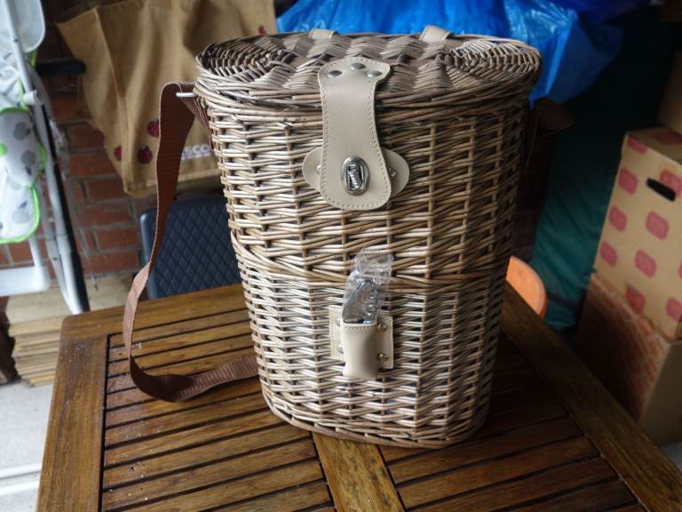 Picnic wicker wine cooler in unused condition, stylish for all outdoor events 