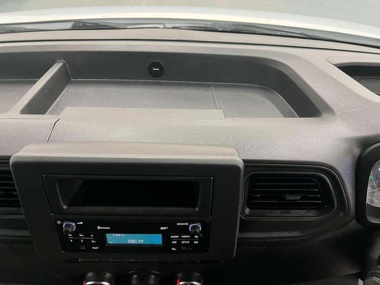 2023 Renault Master LM35dCi 135 Business+ Medium Roof Van PANEL VAN DIESEL Manual