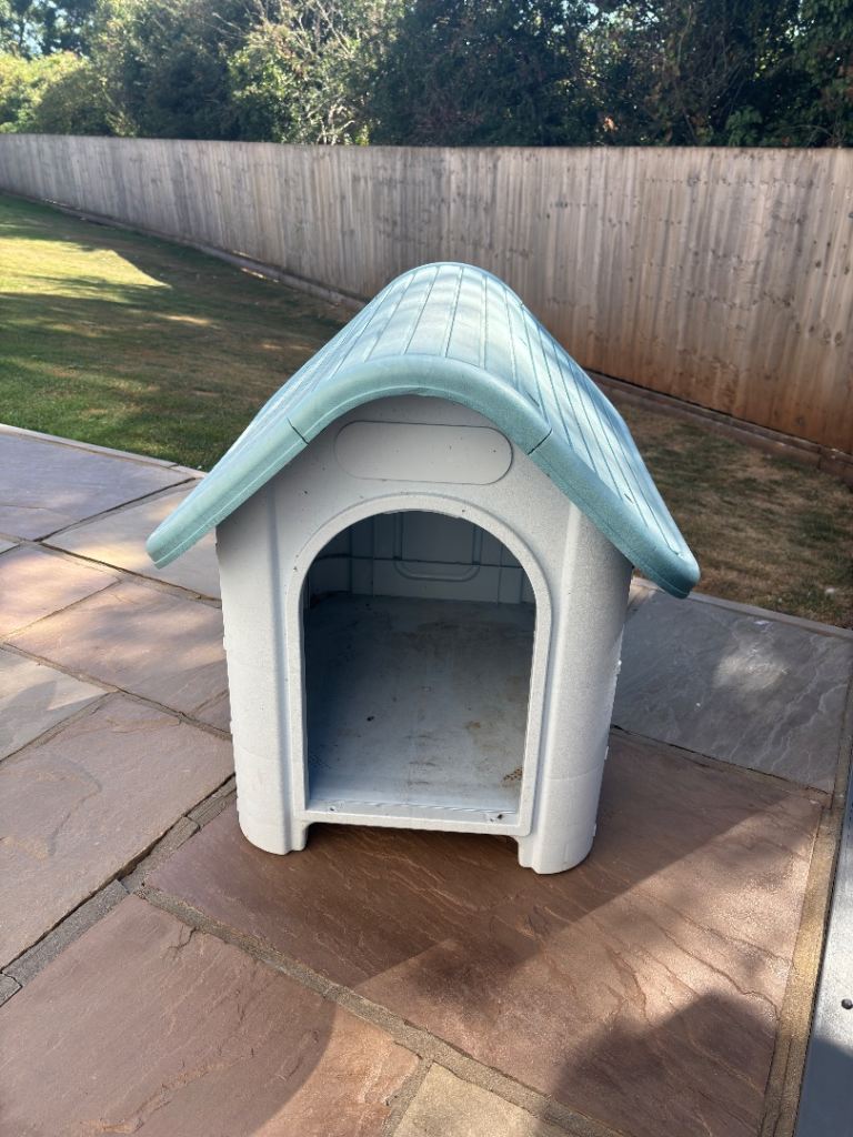 Dog Kennel Outside shelter