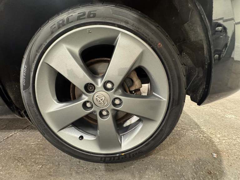 TOYOTA AURIS 1.8 VVT-h T4 2012