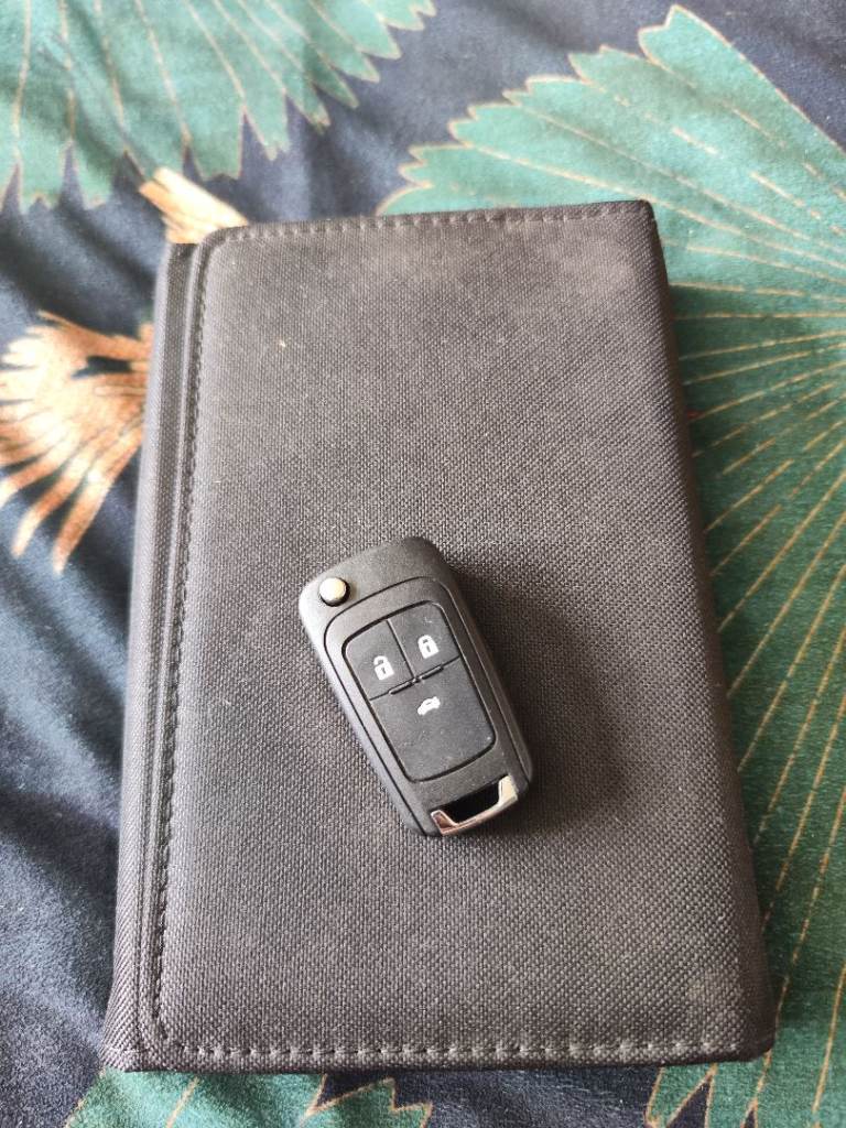 Vauxhall insignia manual & spare key