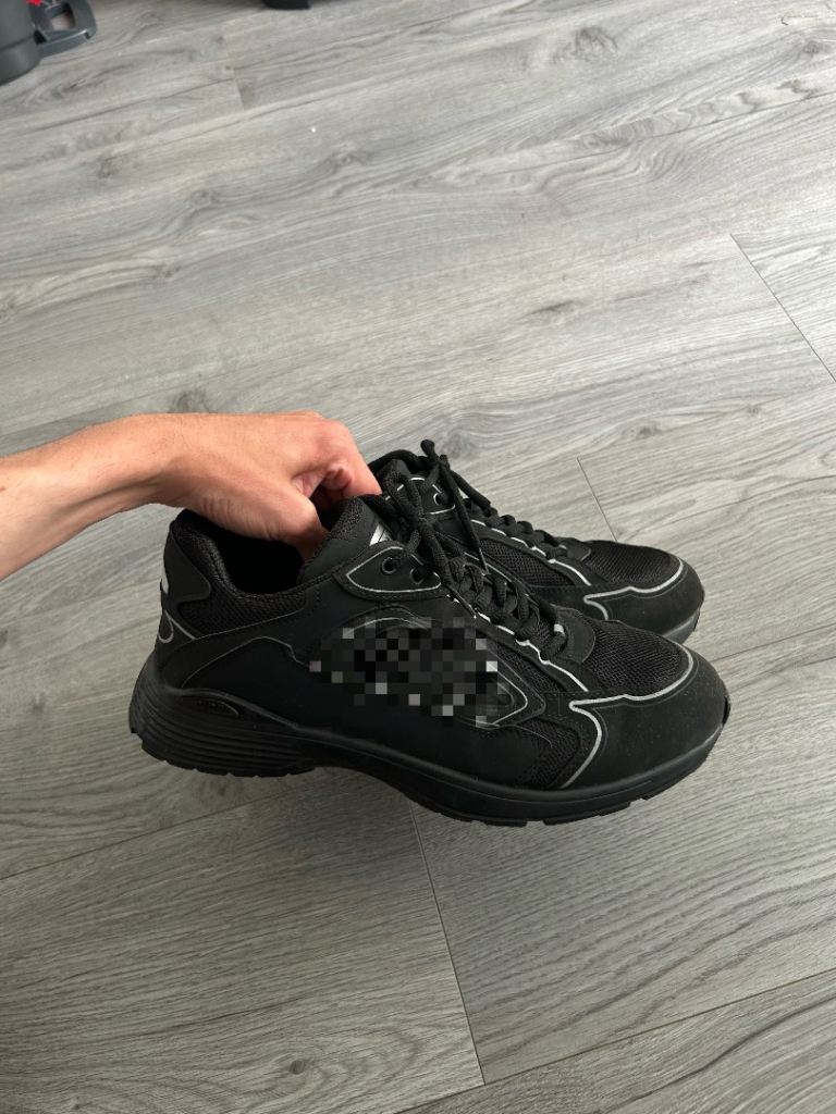 CD B30’s SIZE 10